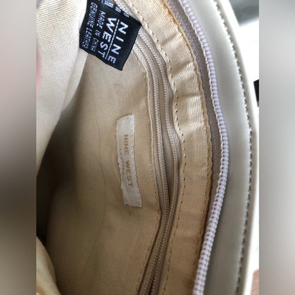 Nine West cross body leather bag. - Picture 4 of 6